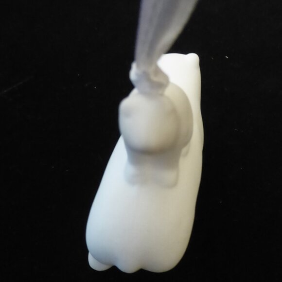 NEW 3.5” FINE WHITE PORCELAIN POLAR BEAR & CUB HOLIDAY CHRISTMAS ORNAMENT - Picture 10 of 11